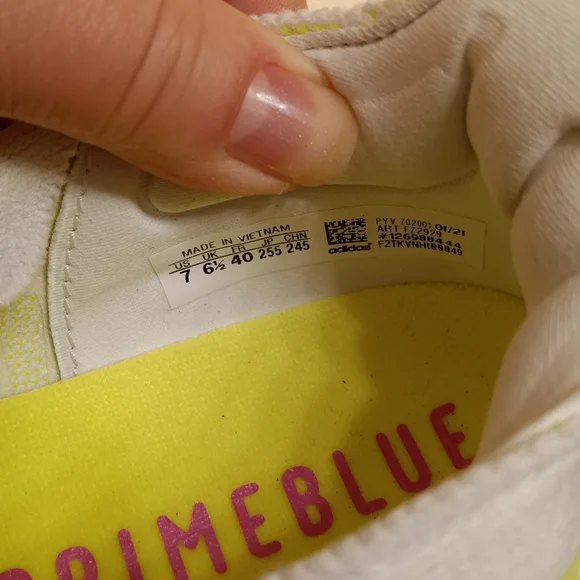 Adidas UltraBoost 21 Running Shoe - Picture 9 of 10